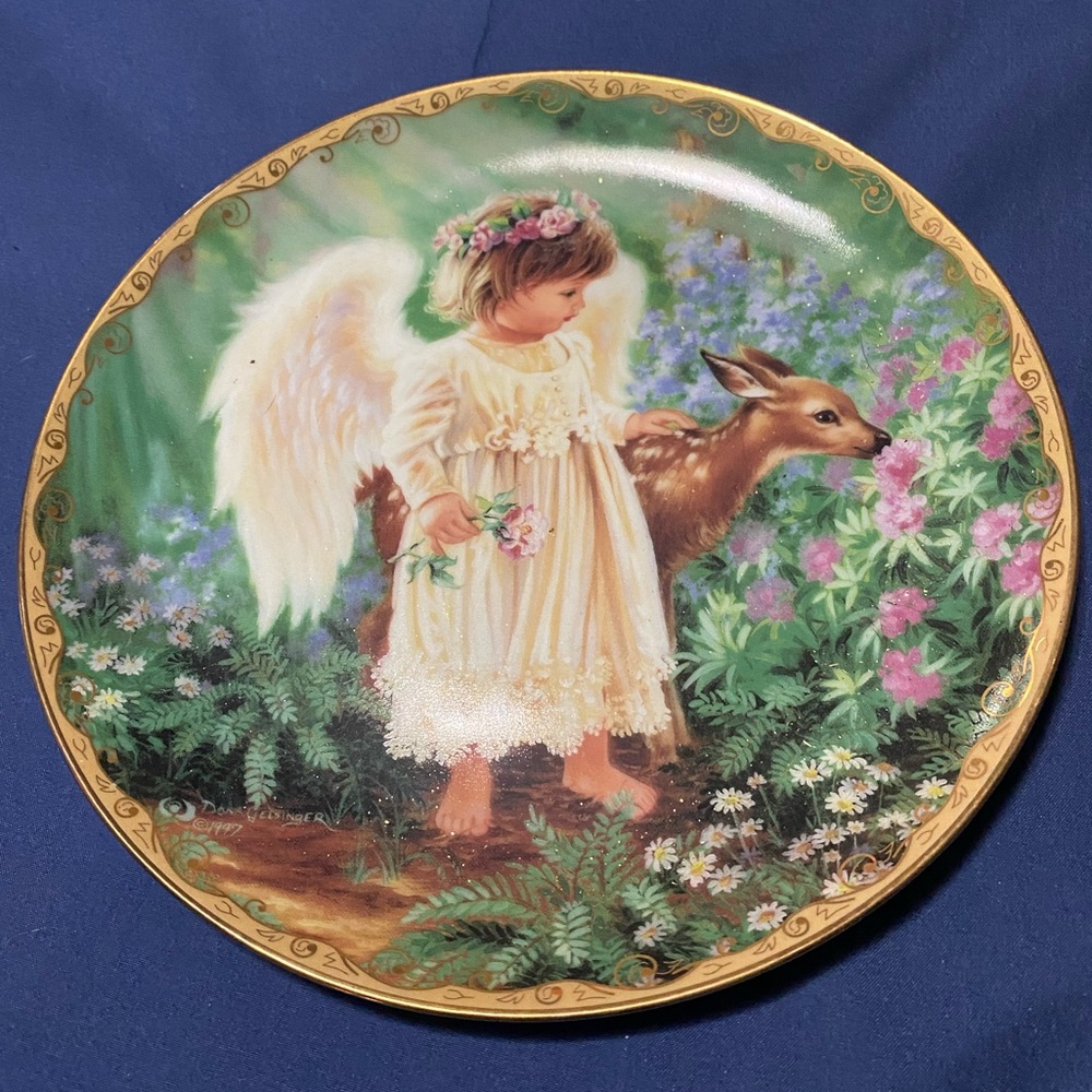 The Bradford Exchange White Collector Plate